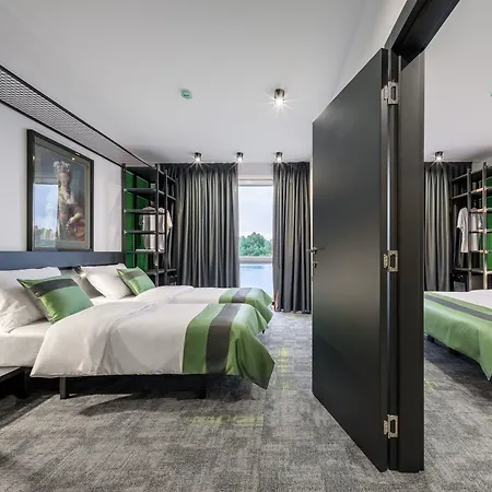 Joy 5 & Белград