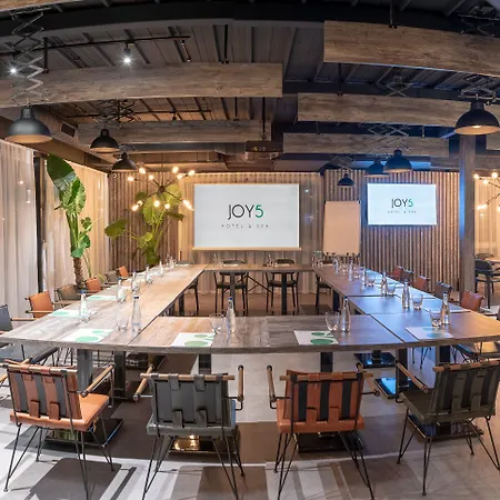 Joy 5 & ホテル 4*