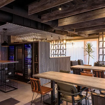 Joy 5 & ホテル ベオグラード