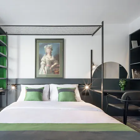 Joy 5 & Hotel Bělehrad