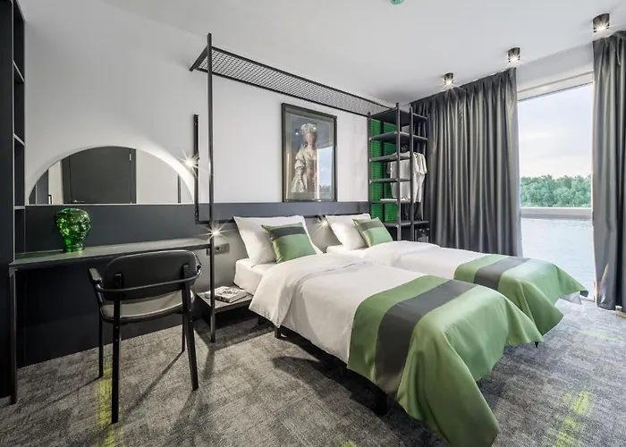 Joy 5 & 4* Βελιγράδι