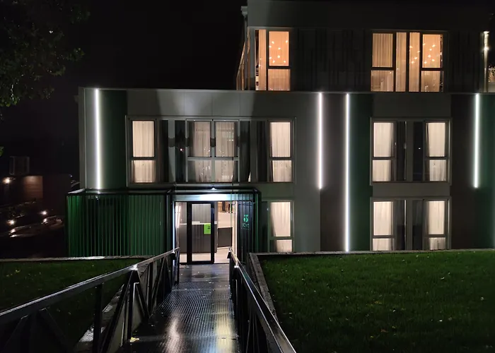 Joy 5 & Ξενοδοχείο